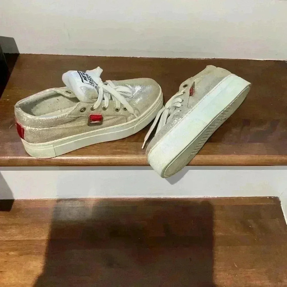 🔥🔥2/30$ 🔥Ming kuang Gold  colour shoes - Picture 1 of 12